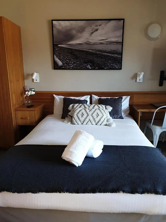 Boat Harbour Studio Apartments And Villas Hervey Bay 3*,