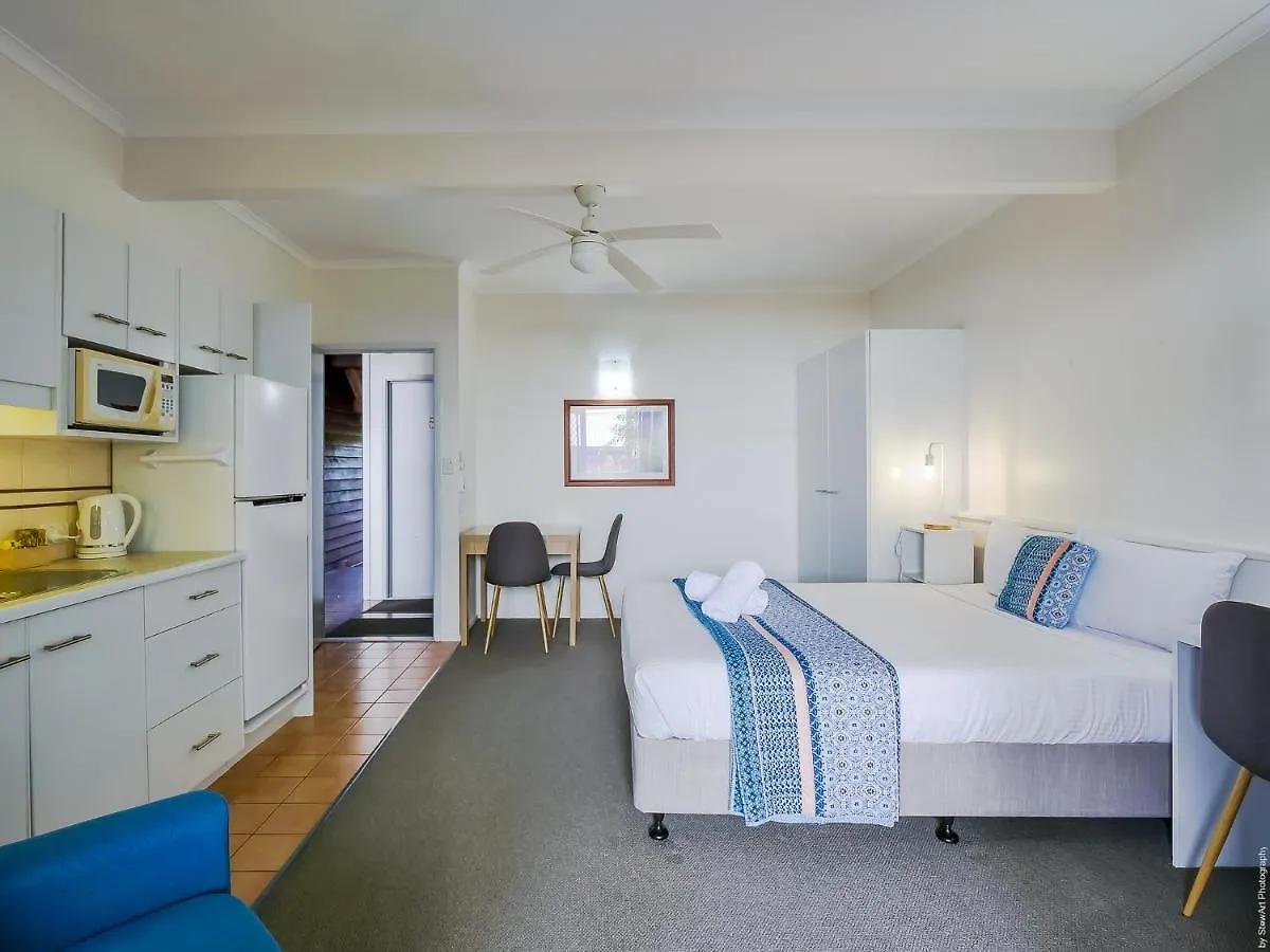 Resort Boat Harbour Studio Apartments And Villas Hervey Bay