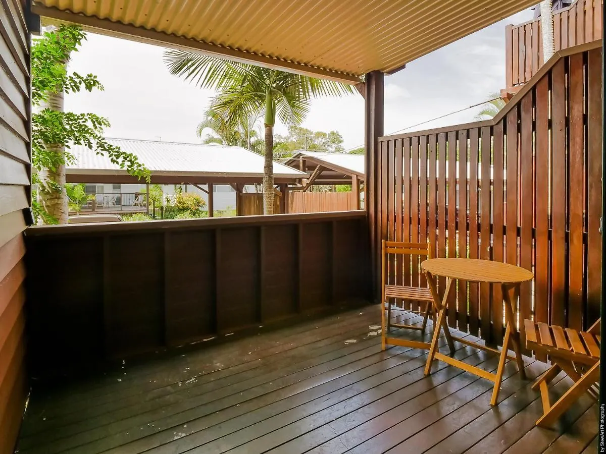 *** Resort Boat Harbour Studio Apartments And Villas Hervey Bay Australia