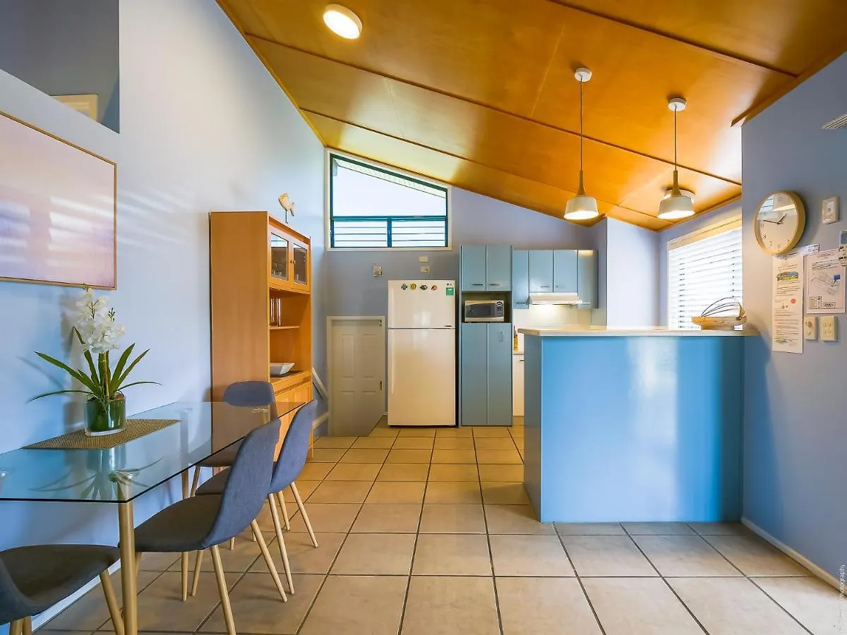 *** Resort Boat Harbour Studio Apartments And Villas Hervey Bay Australia