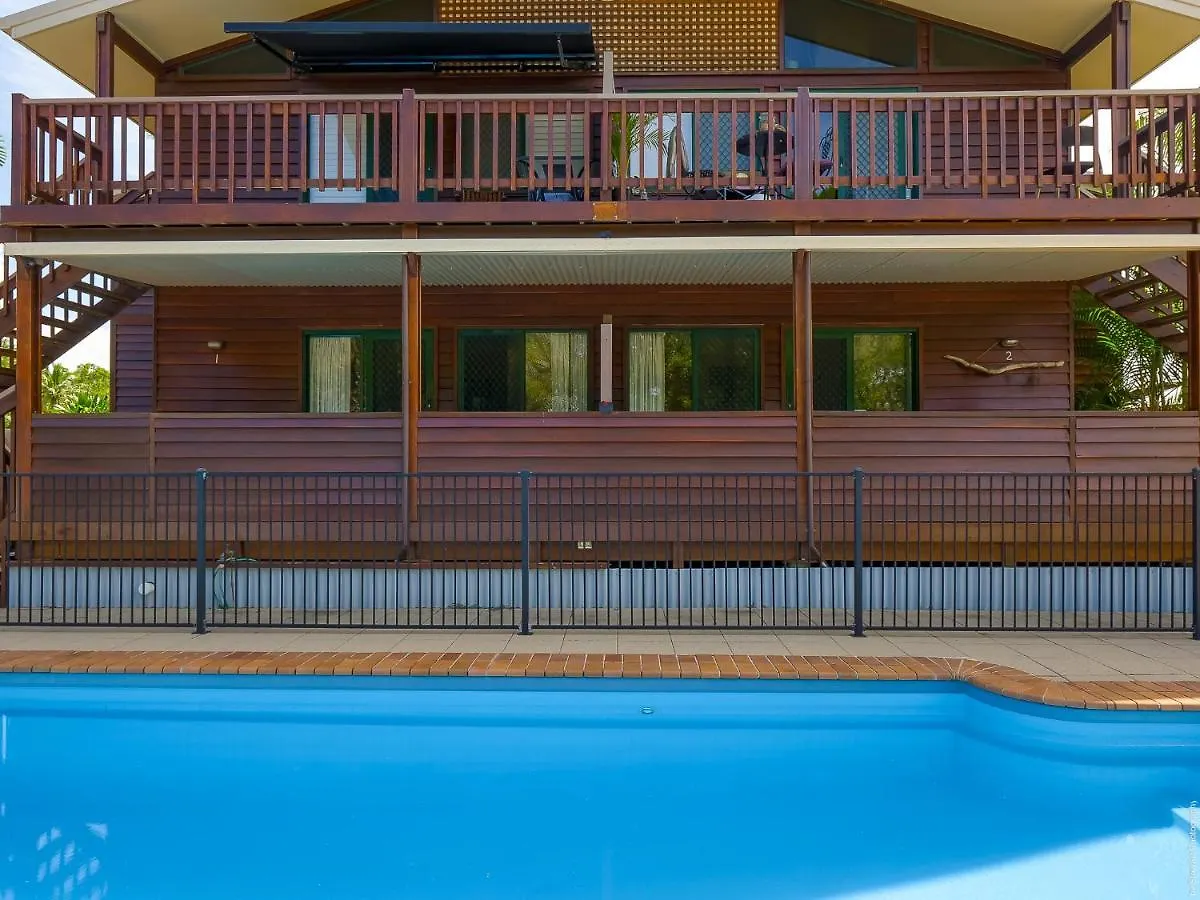 *** Resort Boat Harbour Studio Apartments And Villas Hervey Bay Australia