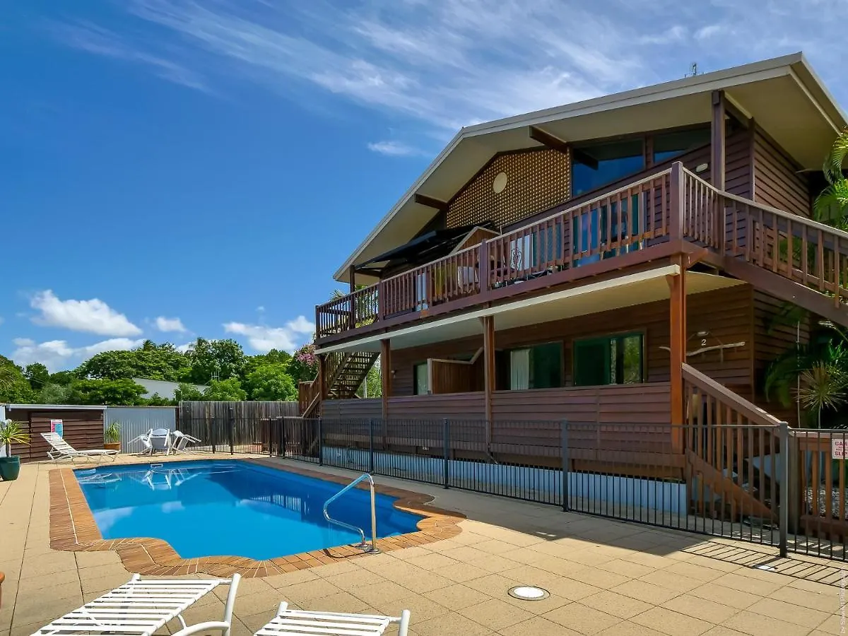 *** Resort Boat Harbour Studio Apartments And Villas Hervey Bay Australia