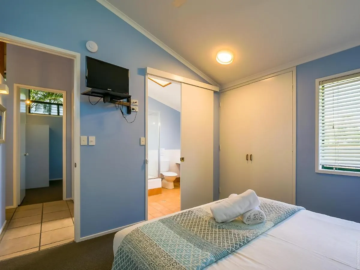 Resort Boat Harbour Studio Apartments And Villas Hervey Bay