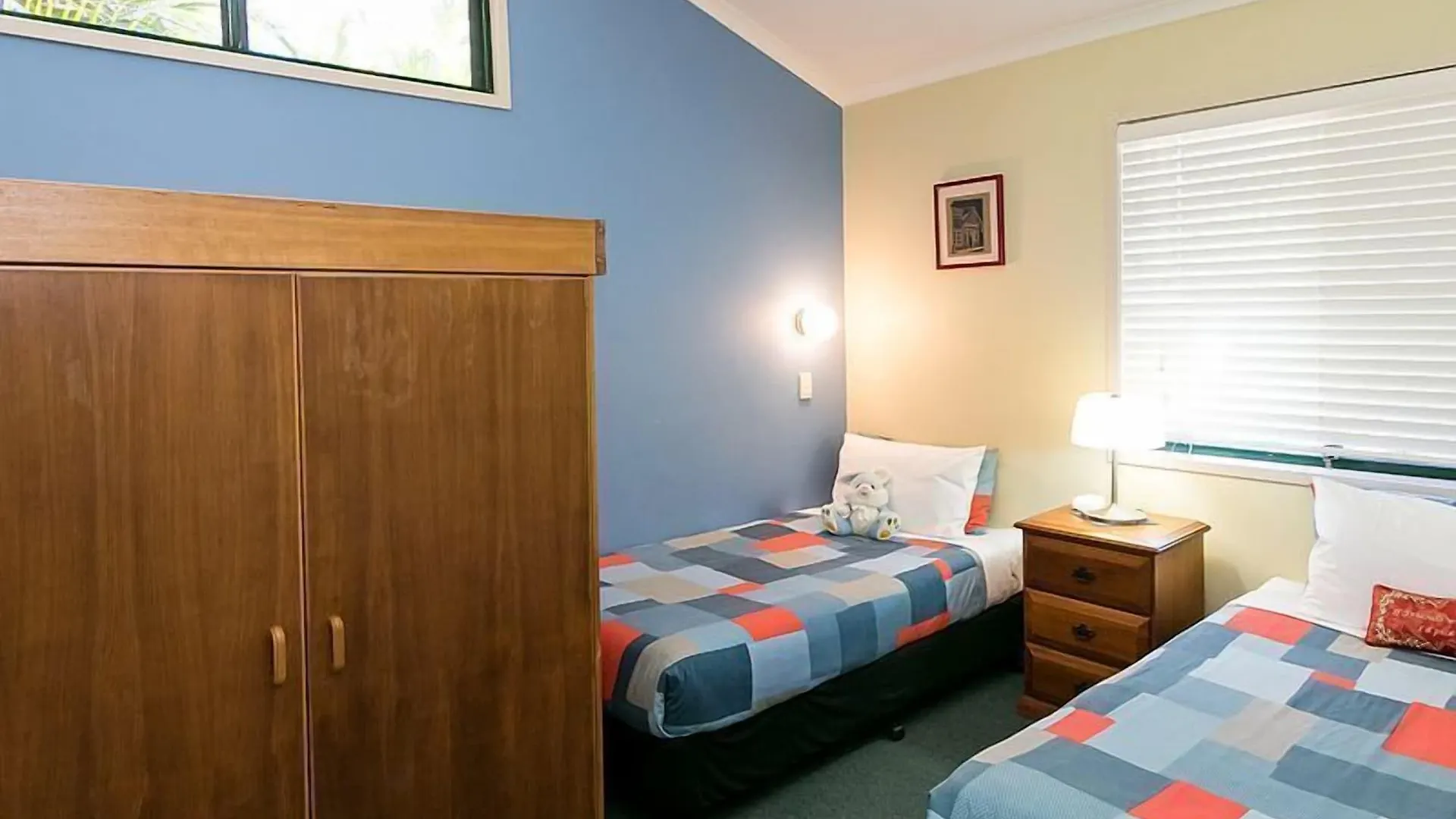 Boat Harbour Studio Apartments And Villas Hervey Bay Resort