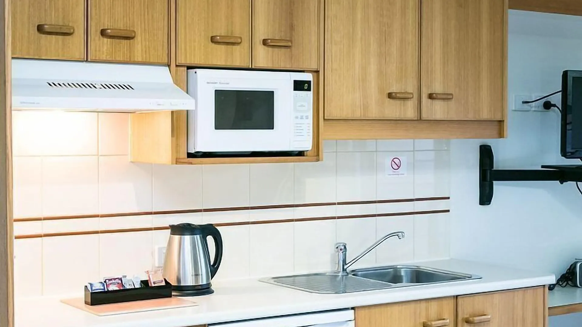 Boat Harbour Studio Apartments And Villas Hervey Bay Resort